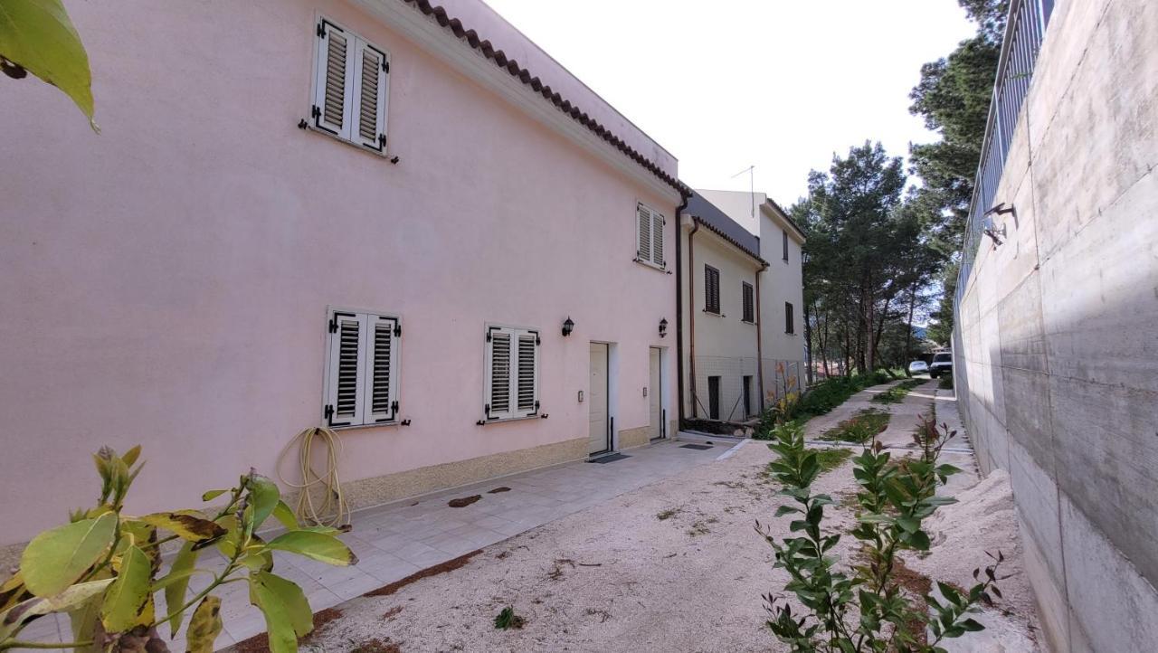 Residenza La Pineta Orosei Villa Luaran gambar
